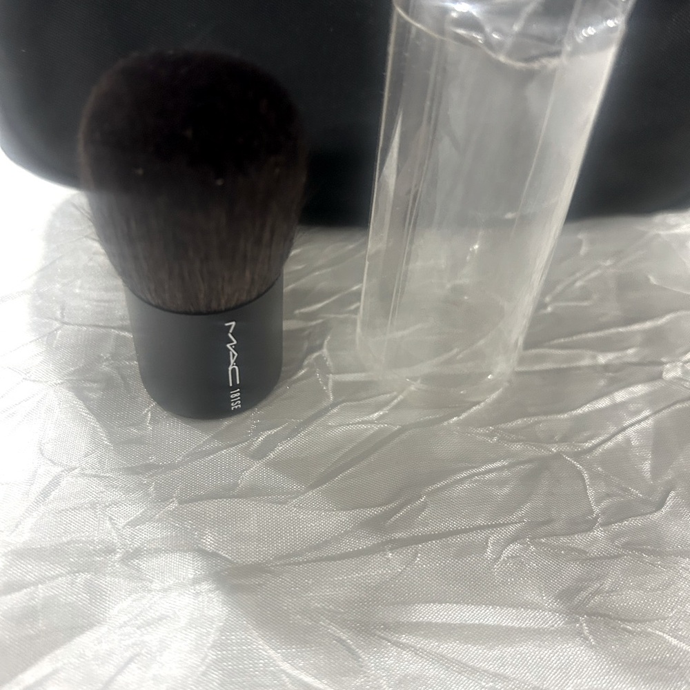 Make up brush Mac #181SE